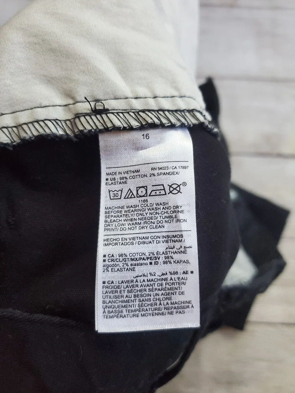 5/$20🌟Old Navy Black Straight Fit Chinos